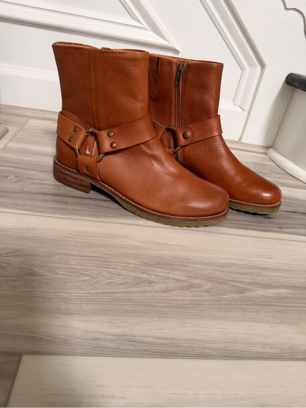 Frye Cara Harness Leather Ankle Boots Cognac Brown Women’s 8.5 New